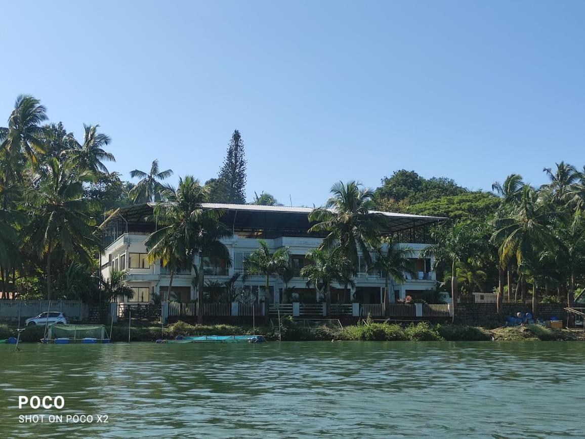 Hotel Blue Waters Kundapur Exterior foto