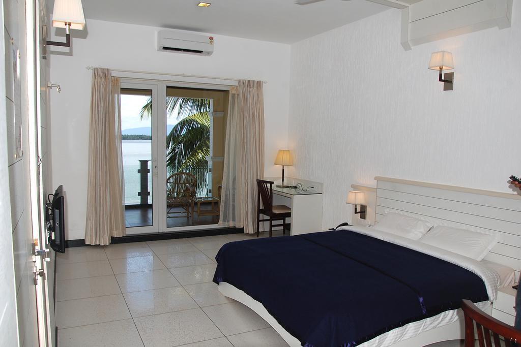 Hotel Blue Waters Kundapur Habitación foto